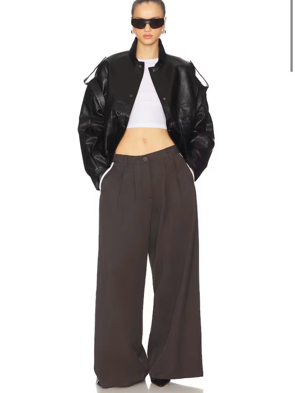 Lioness NWT size small, Wide-Leg Pants with White Side Stripes in Ash - Picture 3 of 13